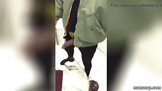 Aleatório cara branco chupando meu pau negro