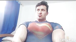 Mark Magnus com seu peitoral e mamilos gostosos