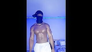 Masked Thug Show Off