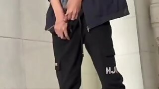 Chinese pissing