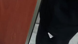 Chinese pissing