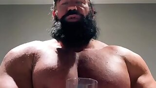 Mega muscle pecs in yo face!