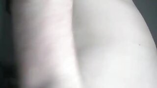 White boy shakes his bubble butt