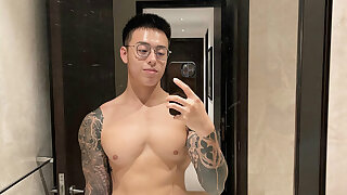 10 Singaporean hottie Titus Low