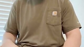Guy wanks and discusses the foreskin on his uncut cock