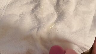 Amateur cumshot